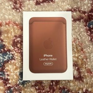 iPhone Leather Wallet with MagSafe